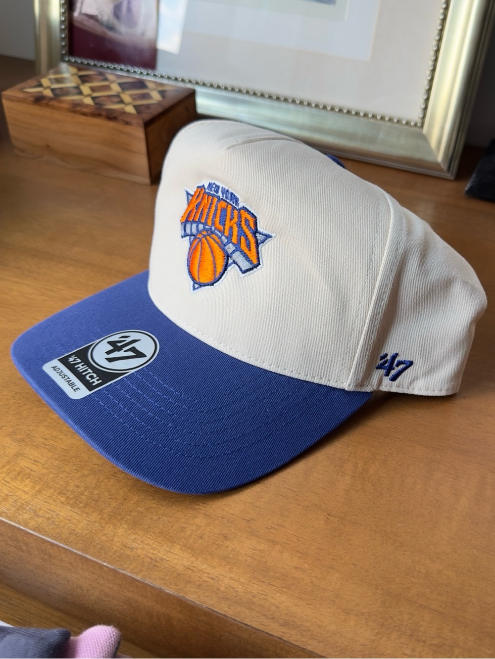 BRAND NEW New York Knicks '47 Two-Tone Snapback Hat - Cream & Royal Blue